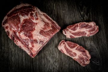 Ibérico Hals - Schweinehals vom Cerdo Ibérico de Bellota, Nackensteaks vom Ibérico