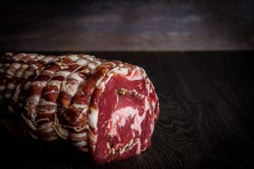 Pfefferspießbraten - hausgemachte Spezialität aus Metzgerhand