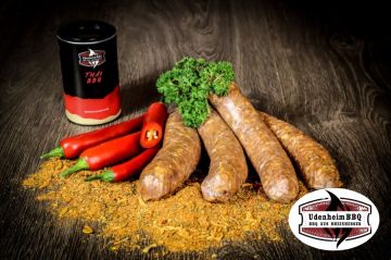 Thai BBQ Bratwurst von Udenheim BBQ und Yourbeef. Diese scharfe Bratwurst mit Chilli und Zitronengras nimmt Dich mit auf einen Kurztrip nach Thailand.