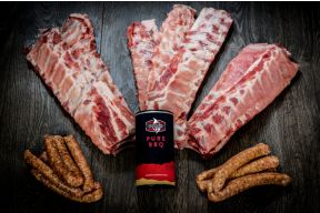 Baby Back Grillparty Paket: 3kg Baby Back Spareribs mit 12X Salsiccia Bratwürsten und Pure BBQ Rub von Udenheim BBQ