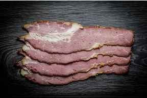 New York Pastrami in Scheiben online bestellen. Handwerklich hergestellt von Yourbeef.