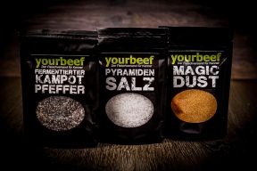 yourbeef Gewürz-Set: Fermentierter Kampot Pfeffer, Pyramidensalz, Magic Dust. Eine Art Holy Trinity des BBQ.