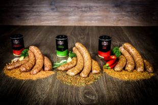 Udenheim BBQ Bratwurstpaket - die besten Bratwürste von Youtuber und Fleischsommelier Jörn Rochow und Yourbeef gemeinsam entwickelt: Bacon Goodness, Mediterran und Thai BBQ. 