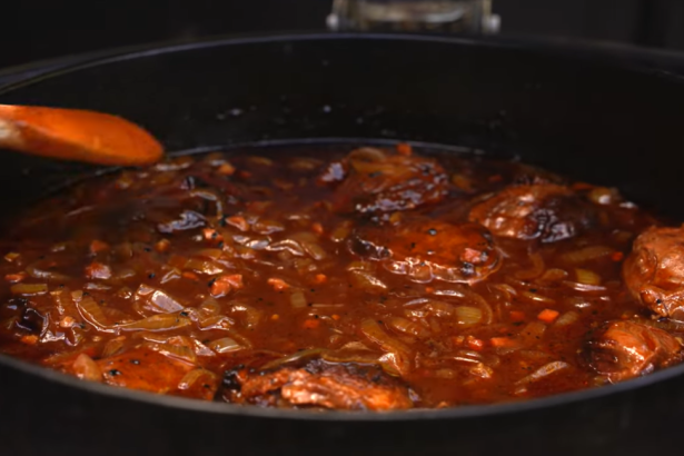 Geschmorte Schweinebäckchen Dutch Oven